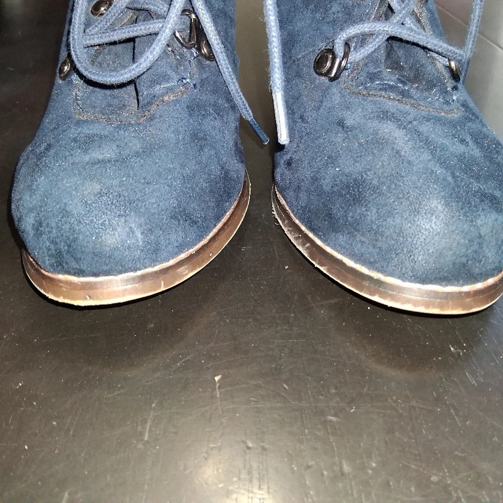 SM New York Blue Suede Boots     Size 7M